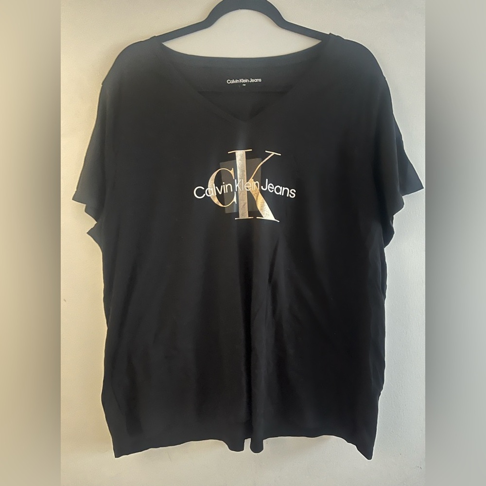 Calvin Klein Jeans Black and Gold Womens Tee Pre❤️